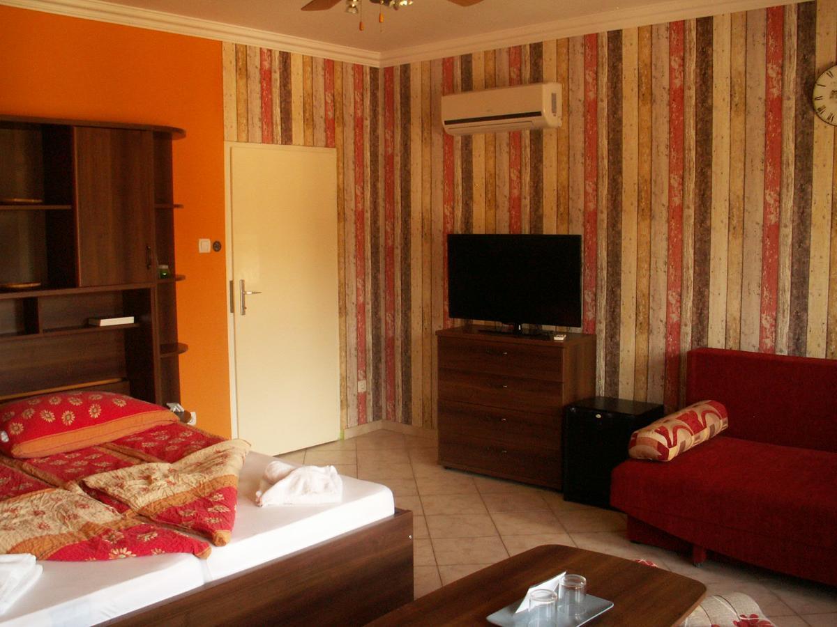 Villa Margarita Шіофок Екстер'єр фото